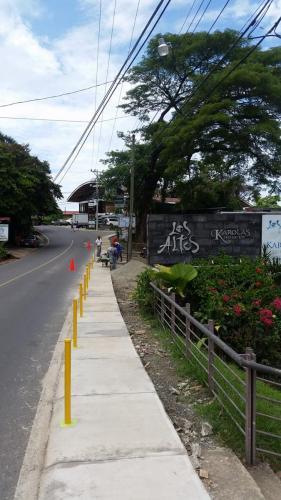 Comercial Contenedores Manuel Antonio Quepos
